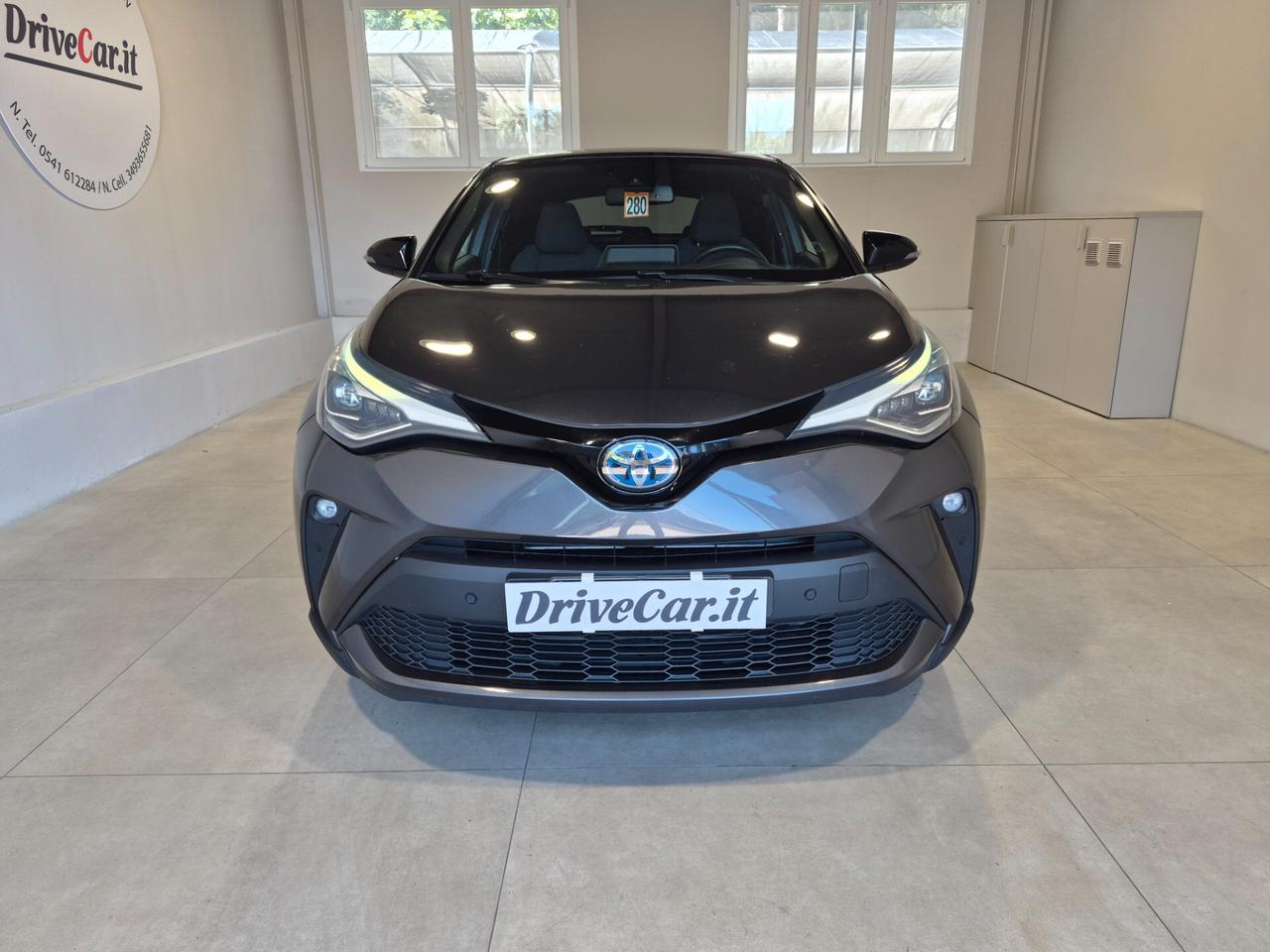 2.0 E-CVT HYBRID LED C.18" RETROCAM. V.PRIVACY CLIMA AUTO.