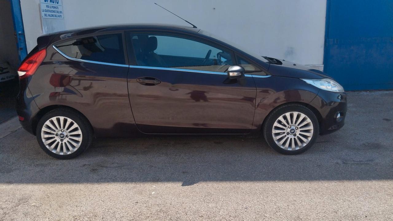 Ford Fiesta 1.4 TDCi 70CV 3 porte Titanium