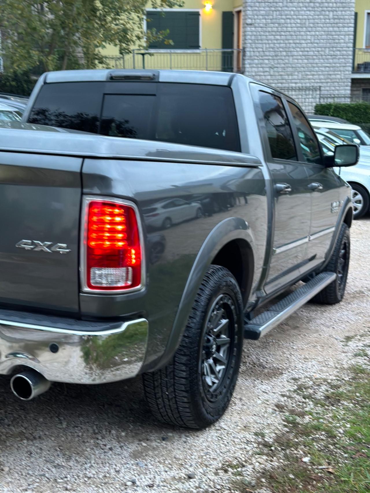 Dodge RAM LARAMIE AMATORE 4x4 KMCERT UNICOPR