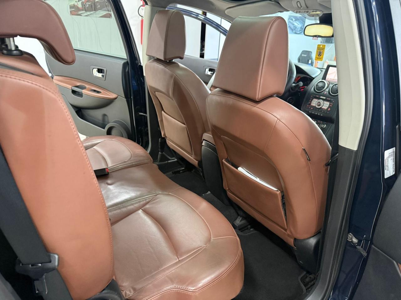 Nissan Qashqai 2.0 4x4 auto 7 posti tetto