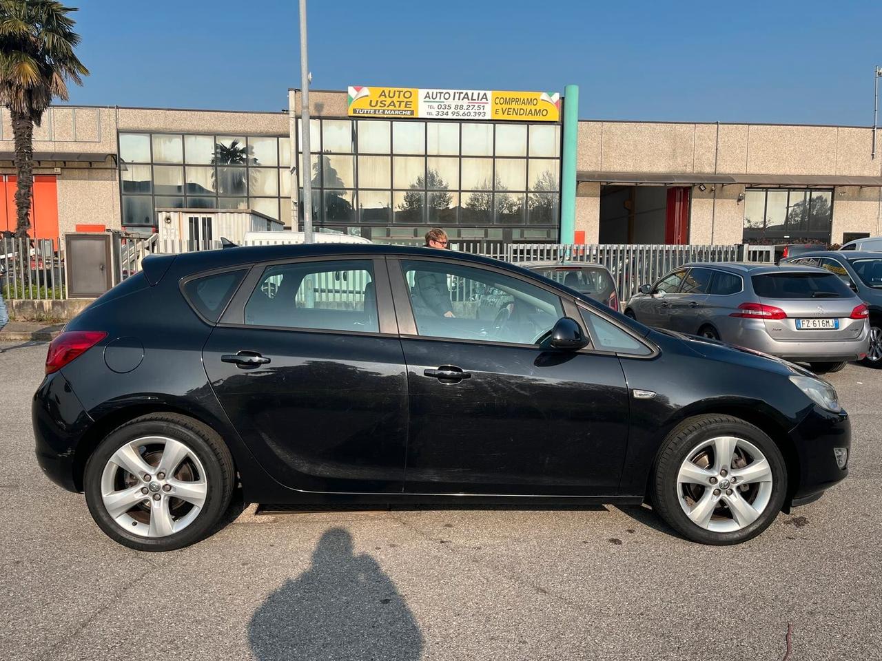 Opel Astra 1.4 100CV 5 porte Cosmo