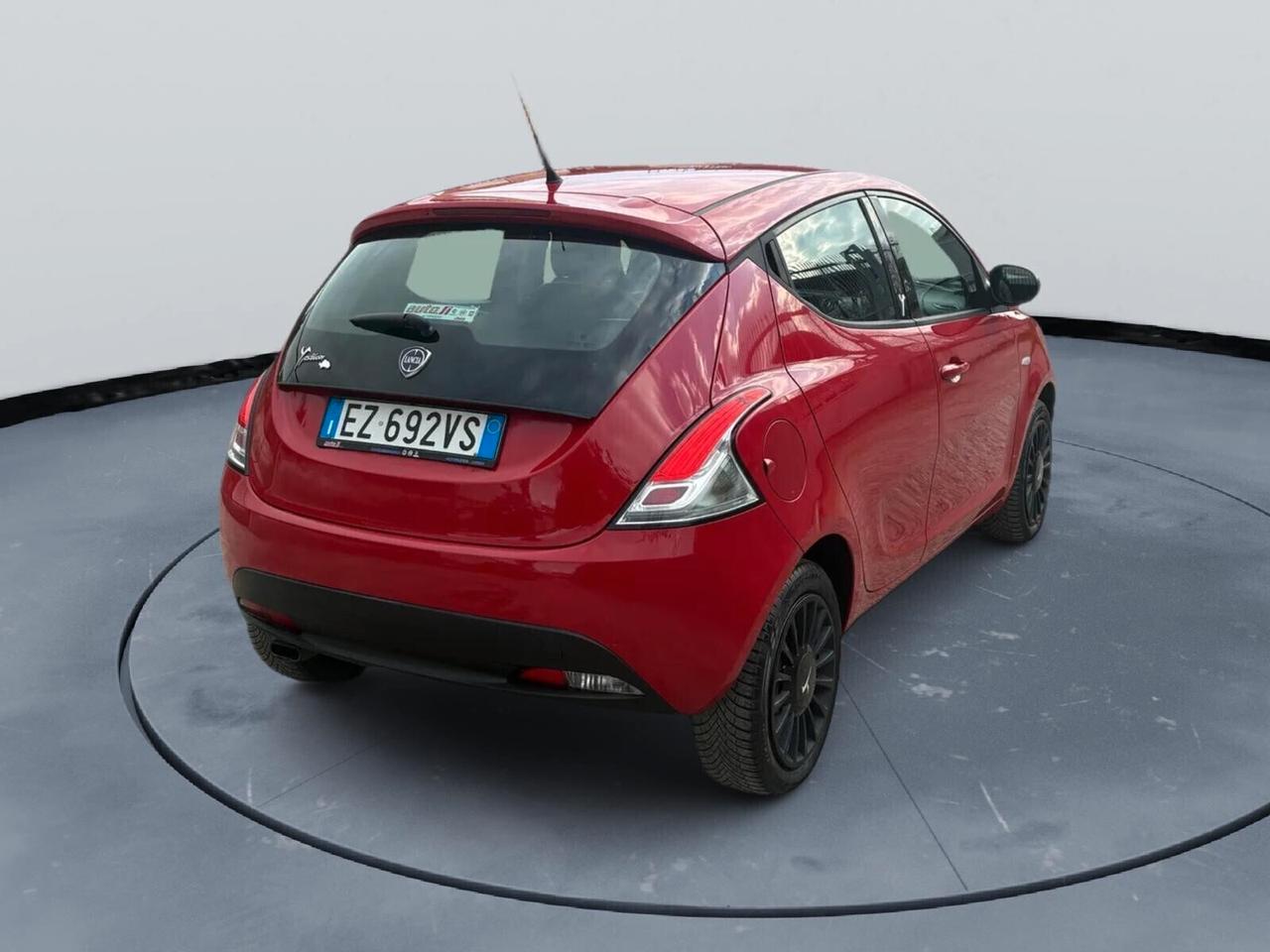 Lancia Ypsilon 1.2 69 CV 5 porte GPL Ecochic Silver