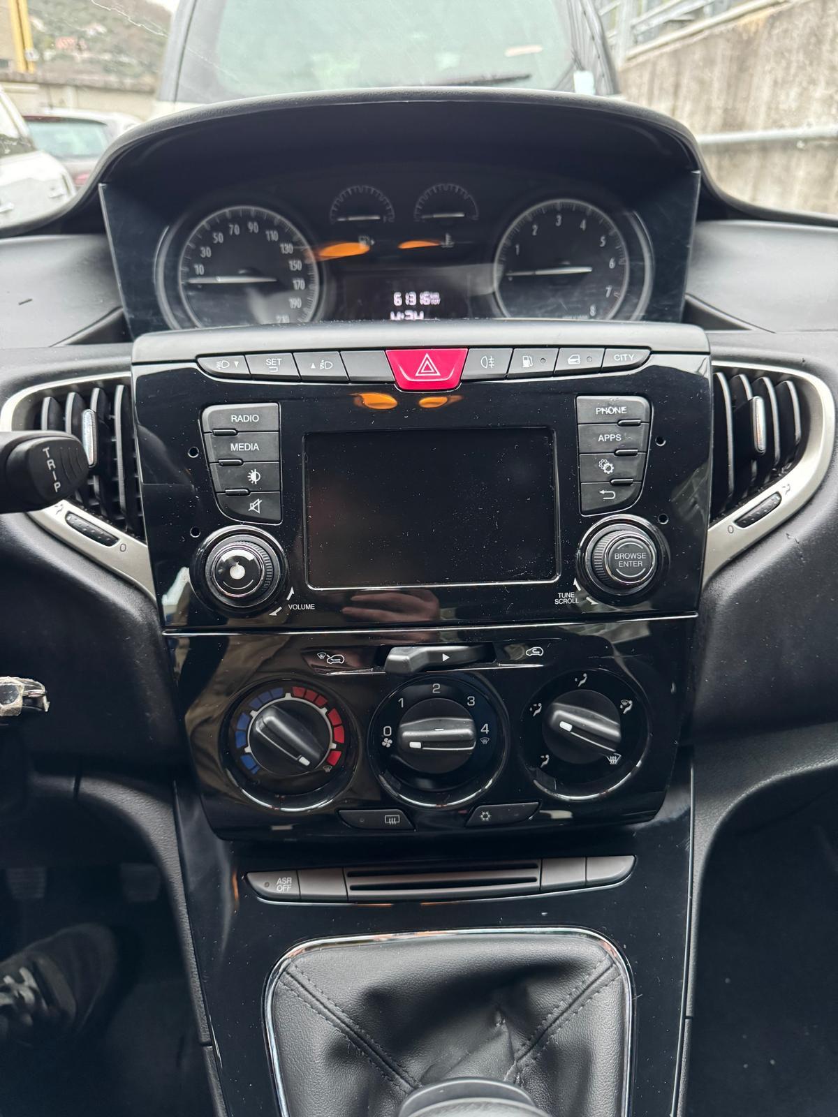 Lancia Ypsilon 1.2 69 CV 5 porte GPL Ecochic Gold