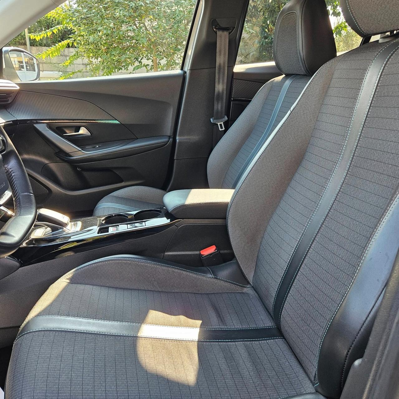 Peugeot 2008 BlueHDi 130cv EAT8 Allure 2021