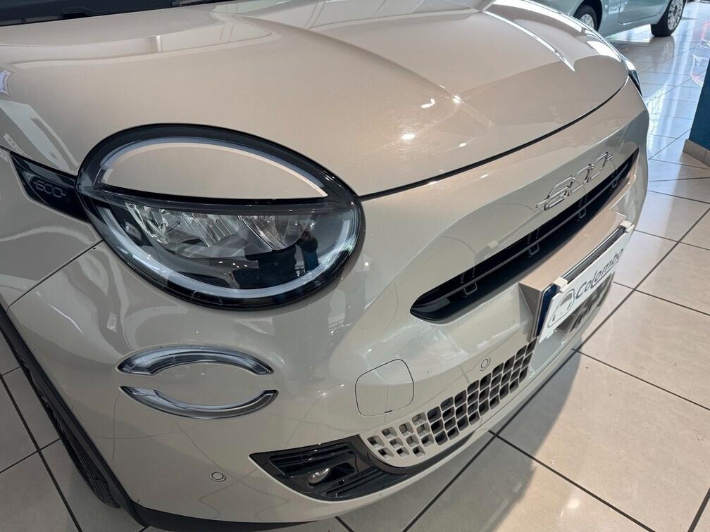 Fiat 600 1.2 hybrid 145cv auto Led Navi Cam App conn 17"