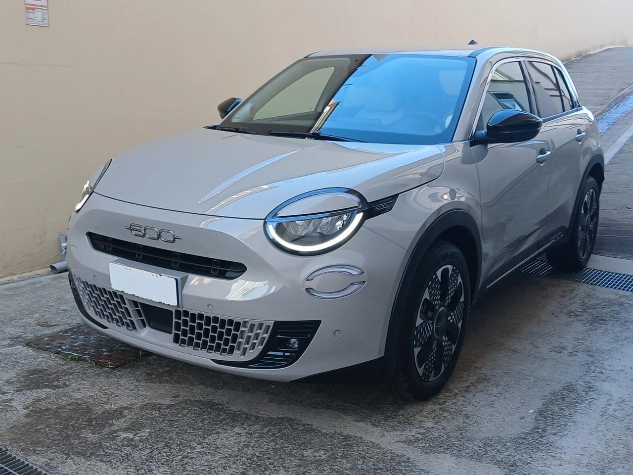 Fiat 600 Hybrid DCT MHEV La Prima