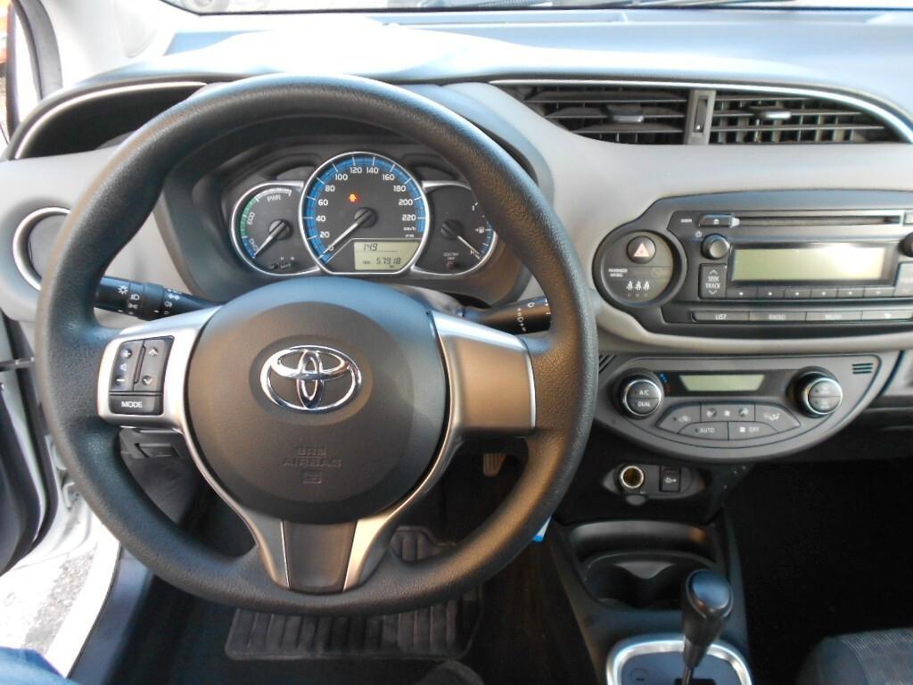 Toyota Yaris 1.5 Hybrid bicolor automatica ok neopatentati