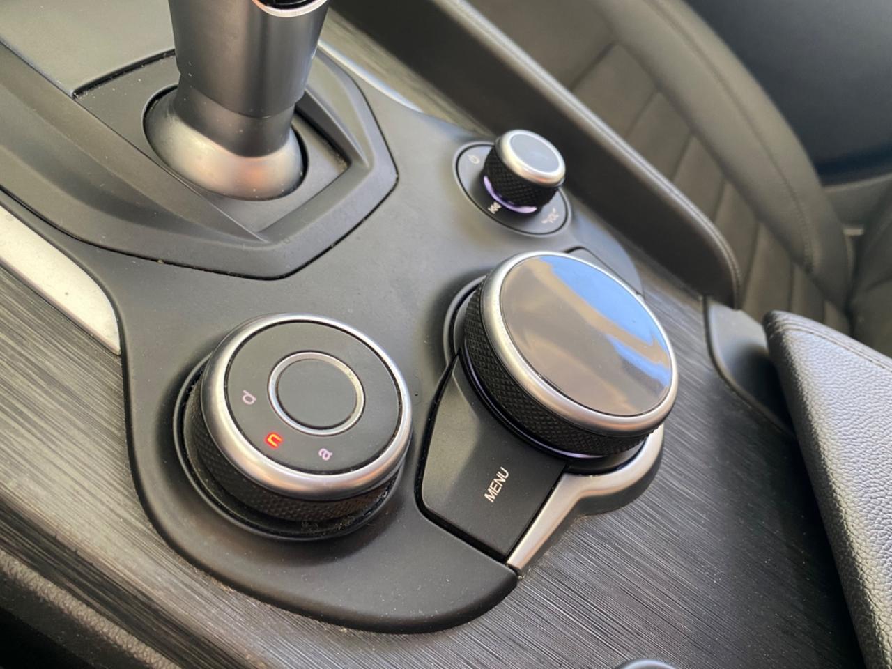 Alfa Romeo Giulia 2.2 TurboD B-tech AT8 FULL LED2020
