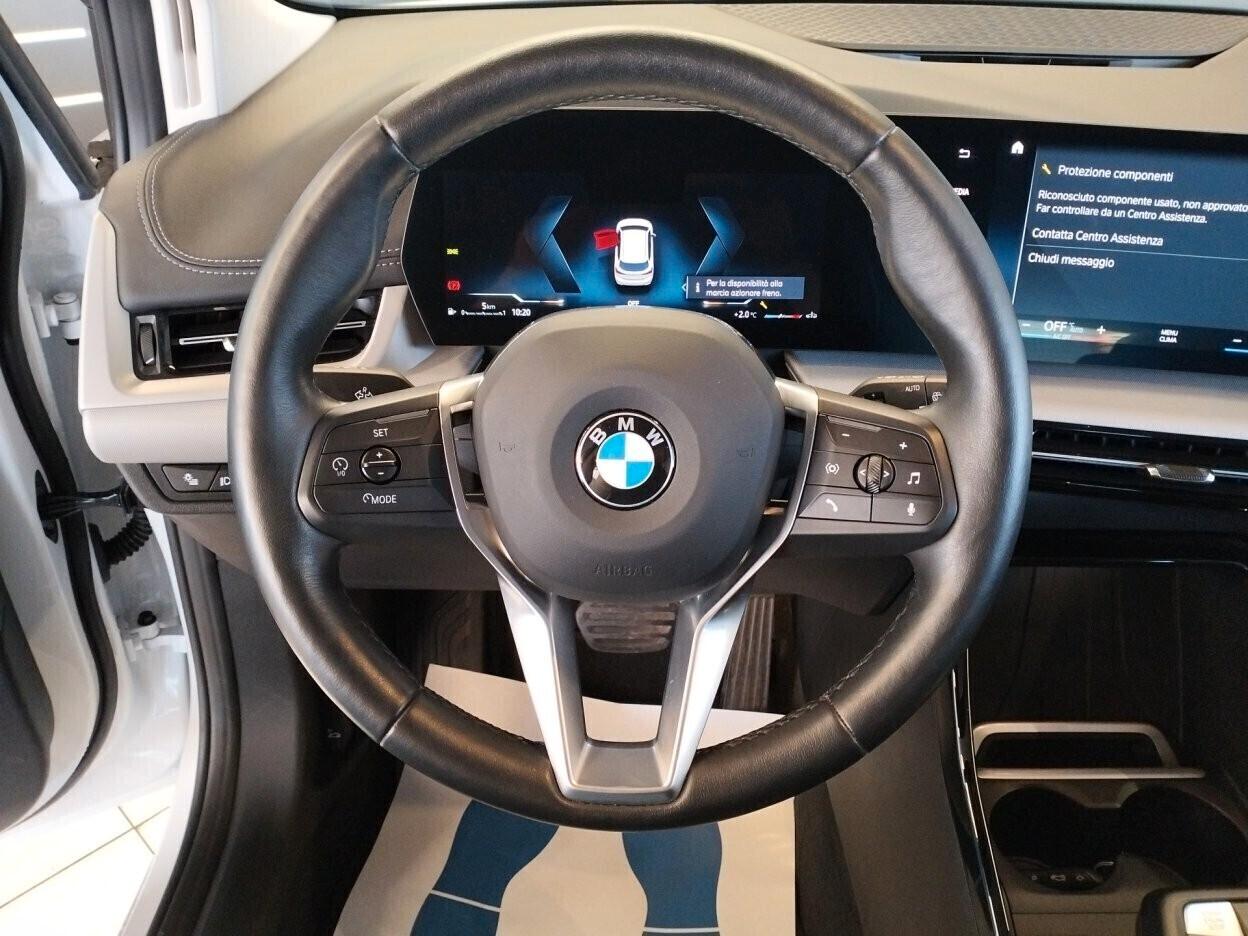 BMW 220 i Active Tourer mhev 48V auto