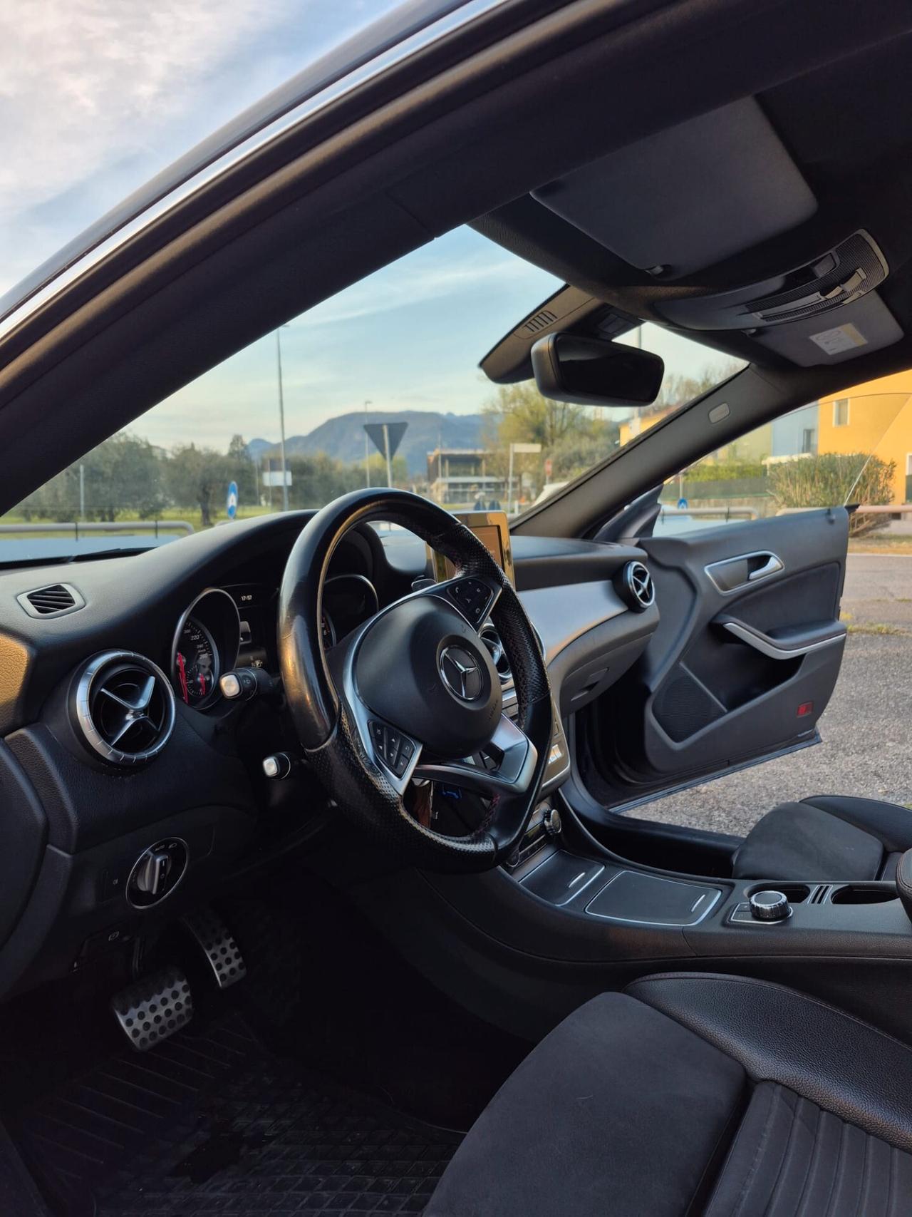 Mercedes-benz CLA 220 d 4Matic Automatic Business