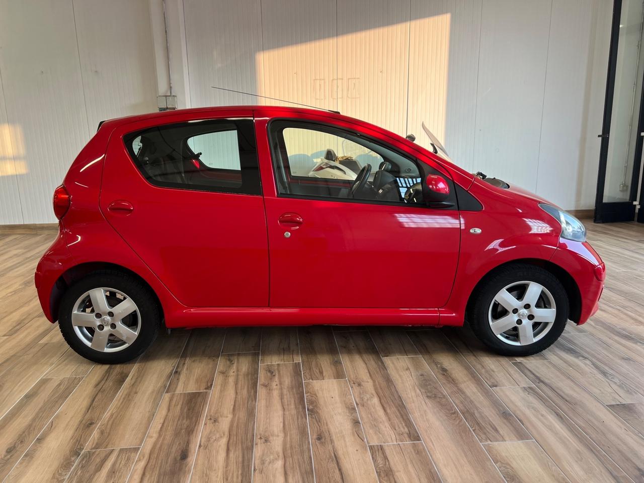 Toyota Aygo 1.0 12V VVT-i 5 porte Now