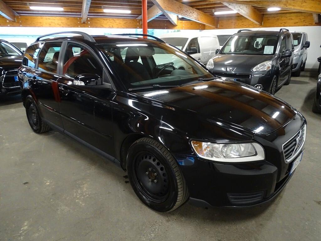 Volvo V50 2.0d Momentum 136 CV NEOPATENTATO