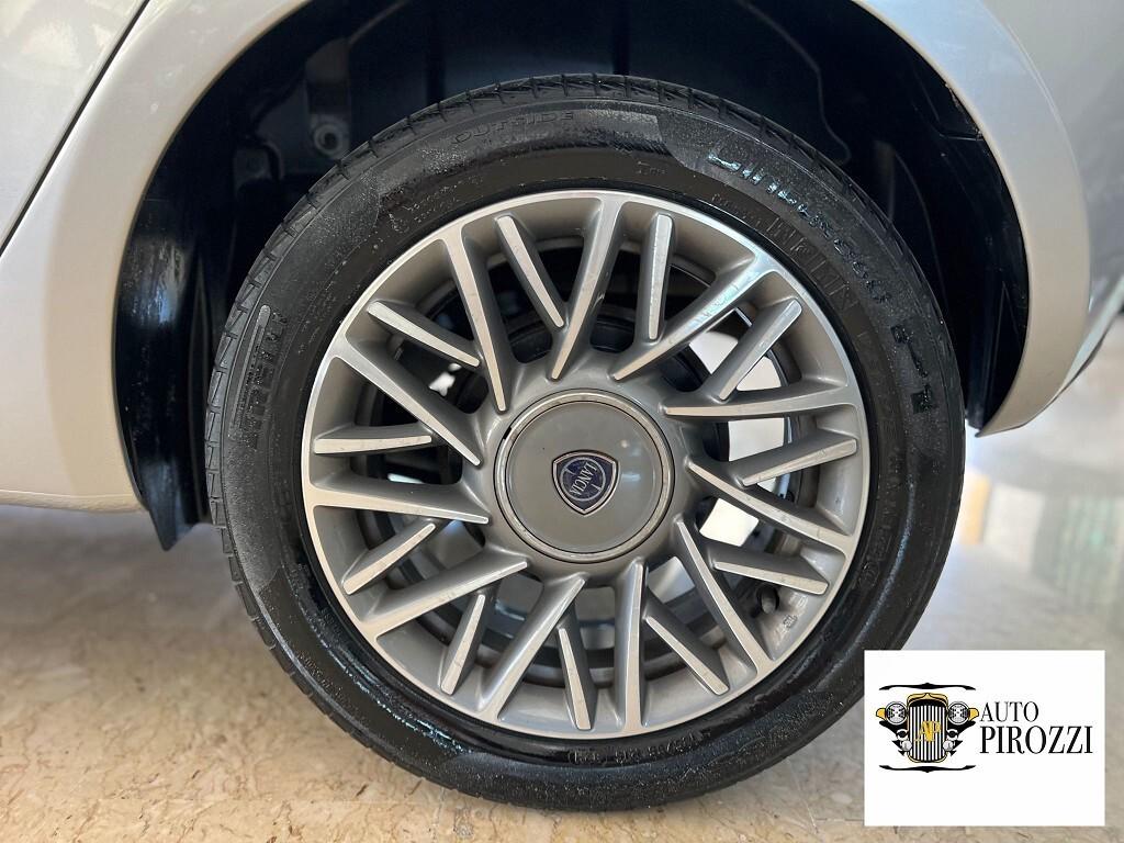 LANCIA YPSILON AUTOM 0.9 BENZ ANNO 2012 108000KM