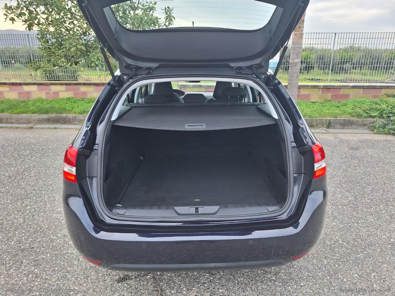 PEUGEOT 308 BlueHDi 130 S&S SW Active Business