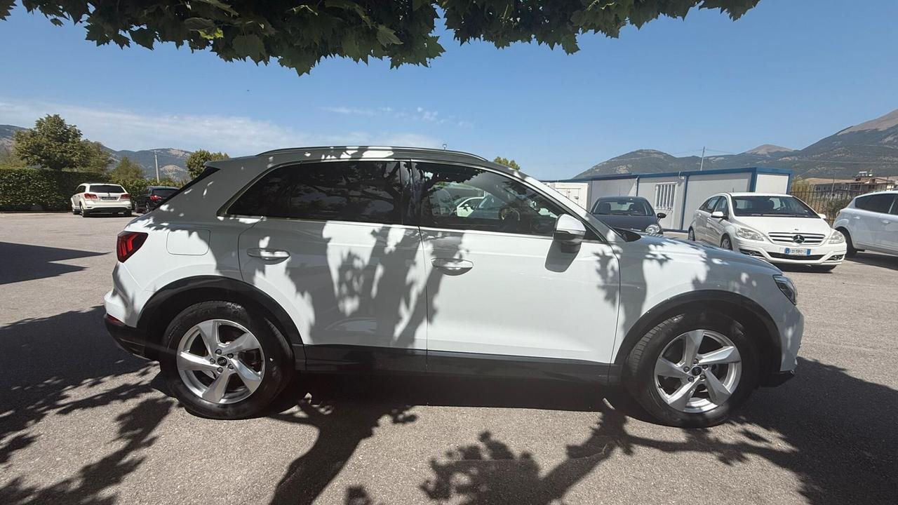 Audi Q3 35 TDI S tronic Business Advanced
