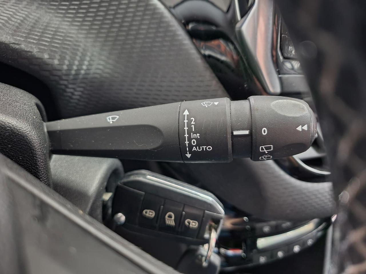 Peugeot 2008 1.6 BlueHDi 100cv Allure 2016