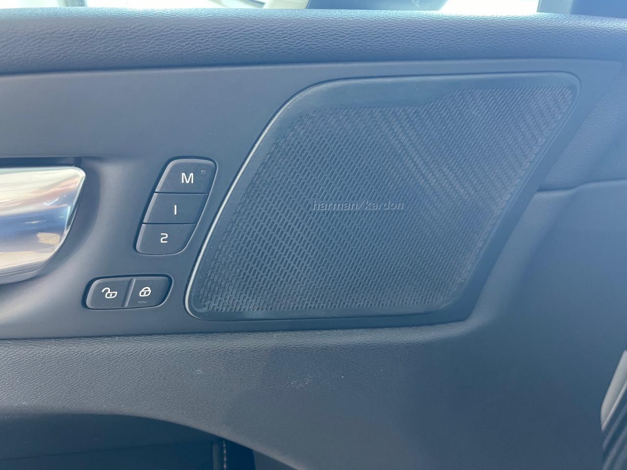 Volvo XC 60 D4 AWD GEARTRONIC MOMENTUM