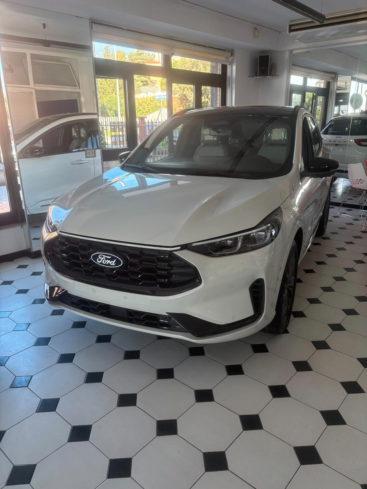 Ford Kuga 2.5 Full Hybrid 180 CV CVT 2WD ST-Line