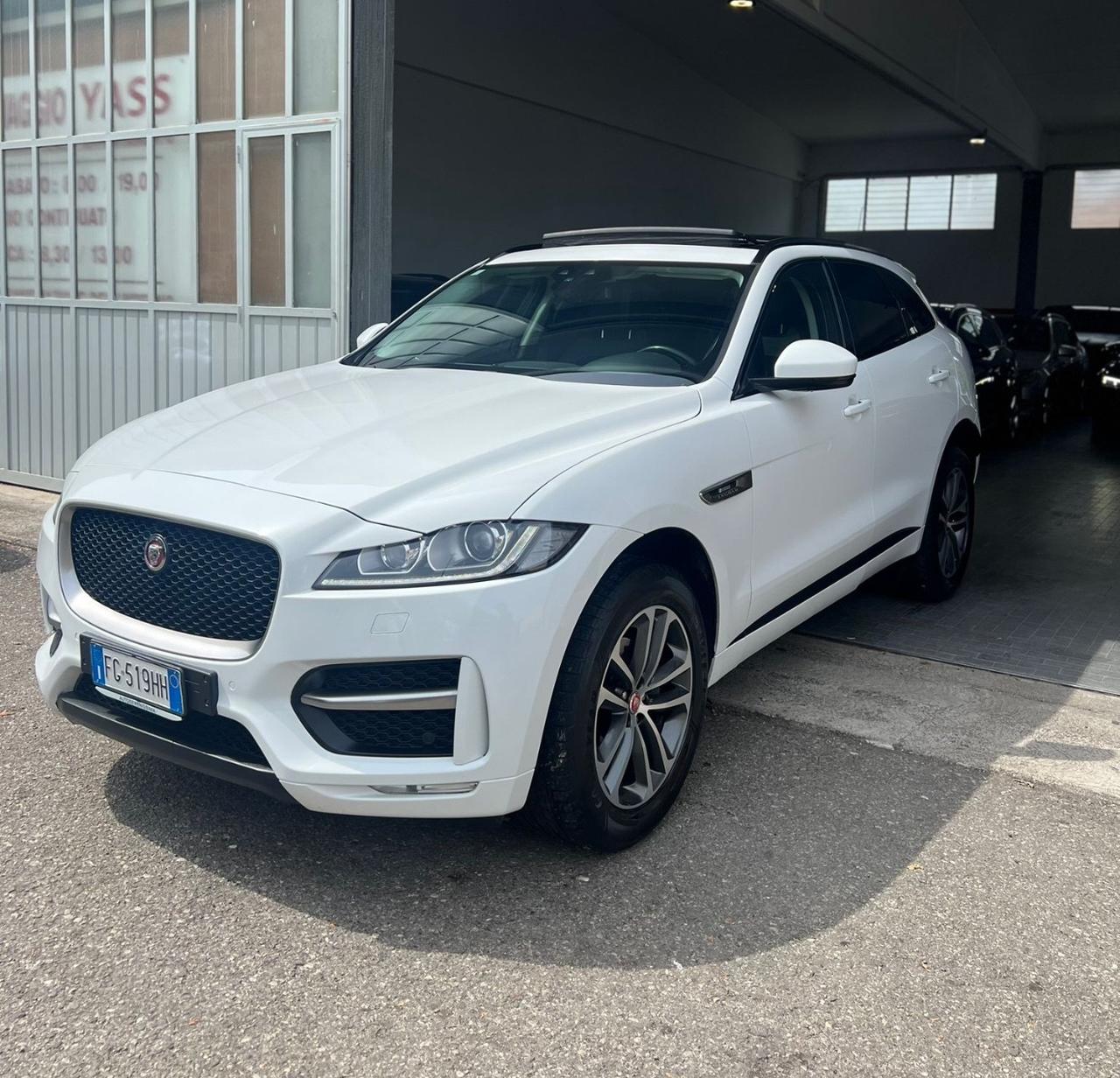 Jaguar F-Pace 2.0 D 180 CV AWD Portfolio