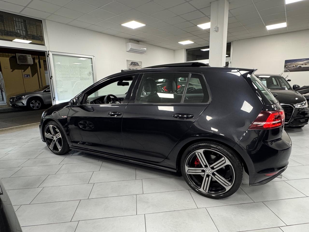 Volkswagen Golf GTI 2.0 TSI DSG TETTO