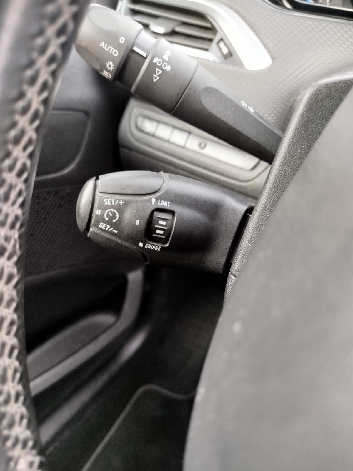 Peugeot 2008 BlueHDi 120 S&S Allure