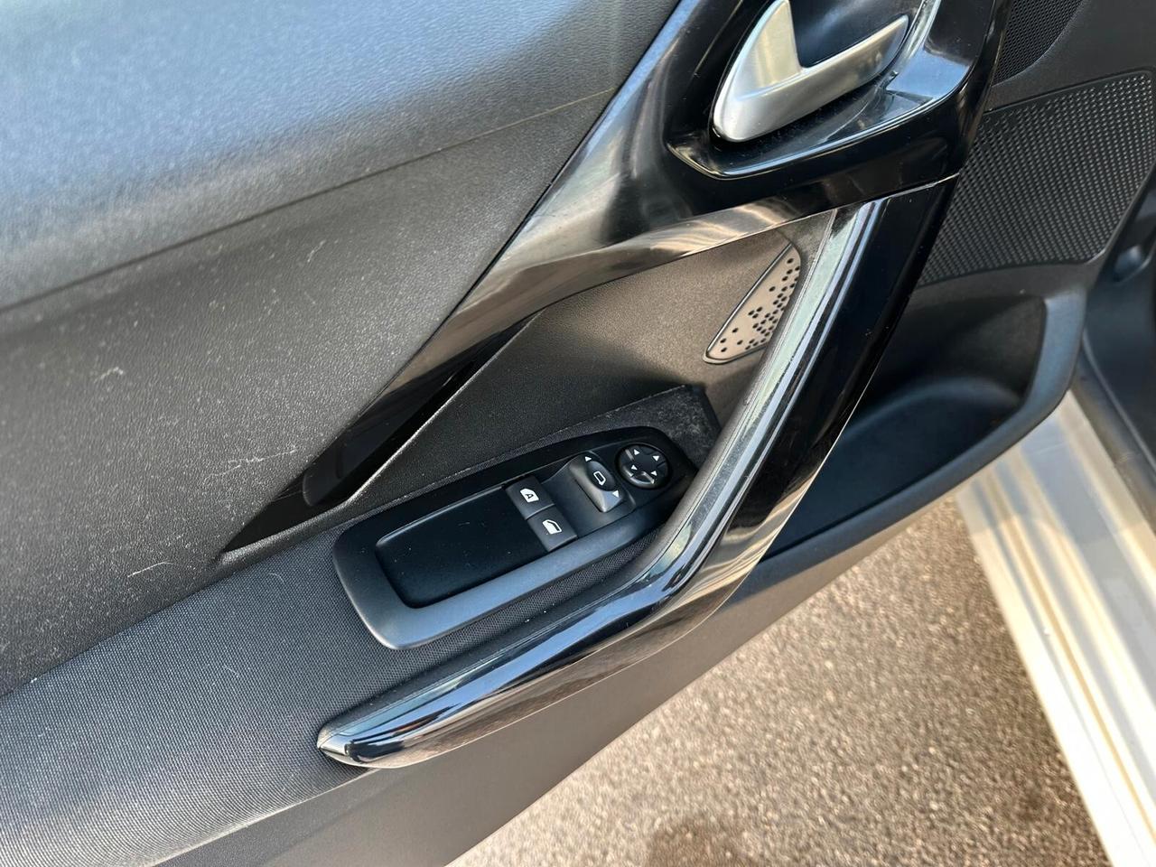 Peugeot 208 PureTech 82 3 porte Active