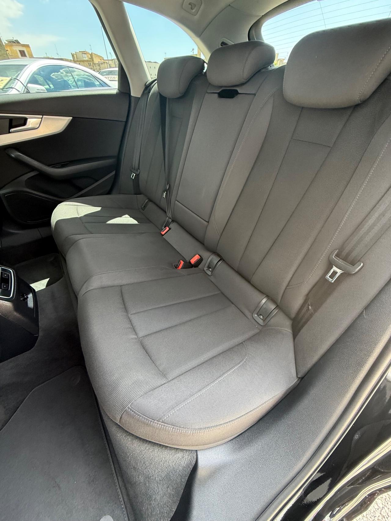 Audi A4 Avant 2.0 TDI 150 CV ultra Design