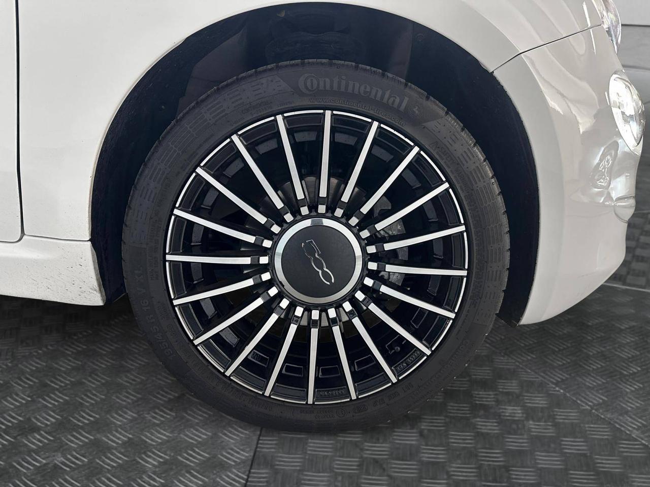 Fiat 500 1.0 hybrid Dolcevita 70cv