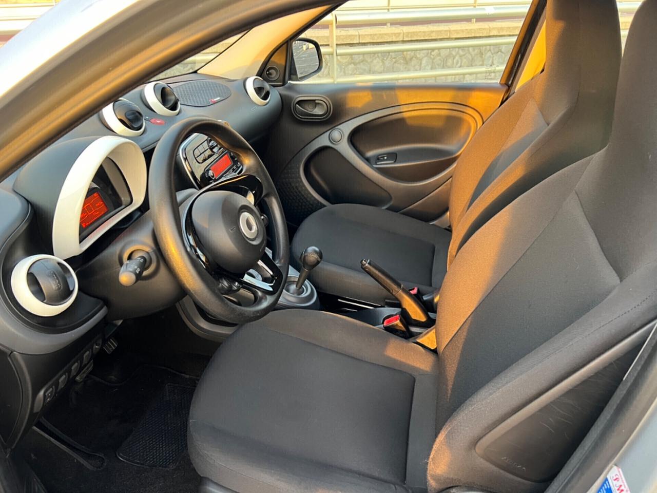 SMAR FORFOUR 70 1.0 AUTOMATICA NEOPATENTANTI