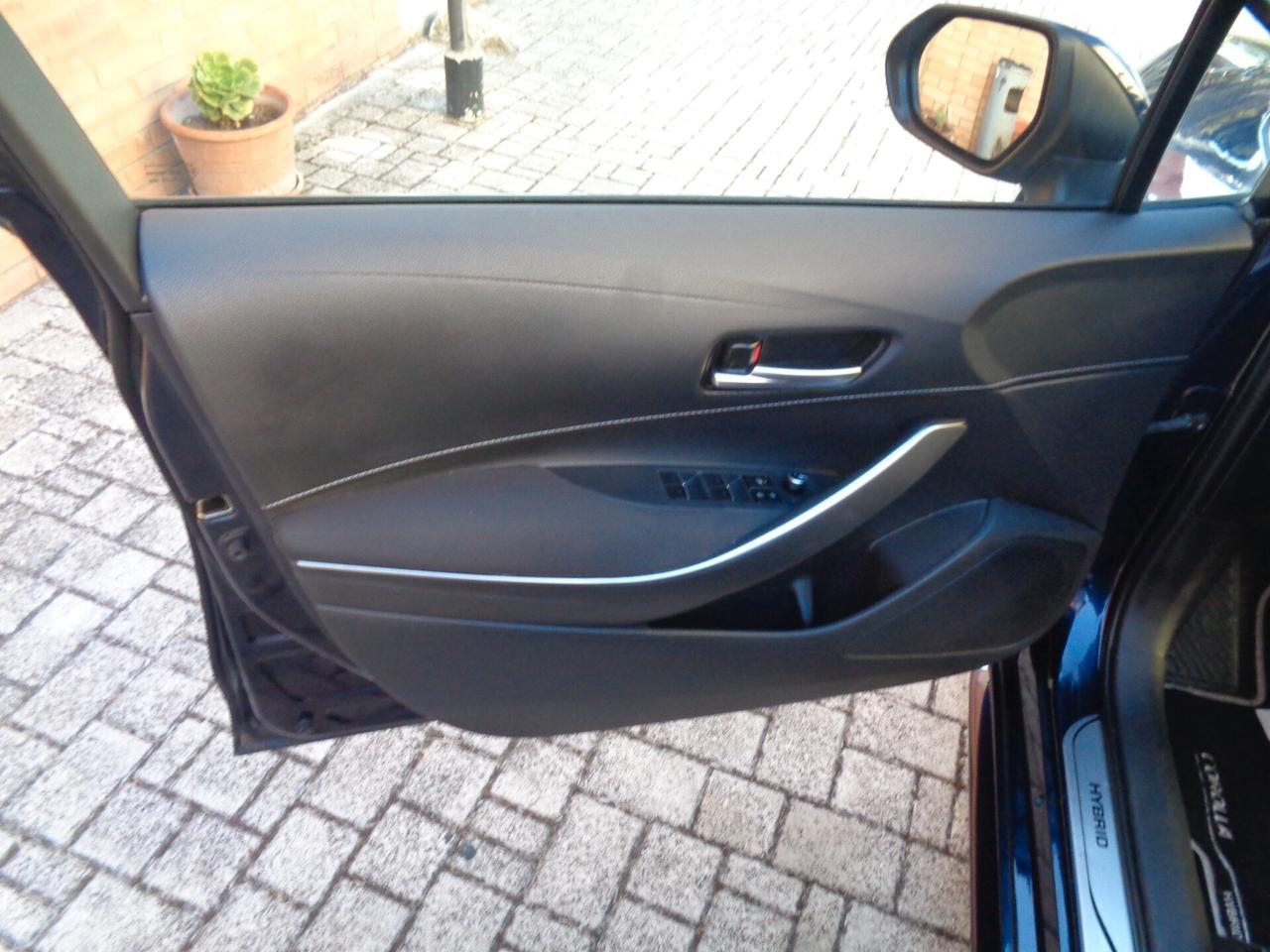 Toyota Corolla Touring Sports 1.8 Hybrid Business NESSUN VINCOLO DI FINANZIAMENTO