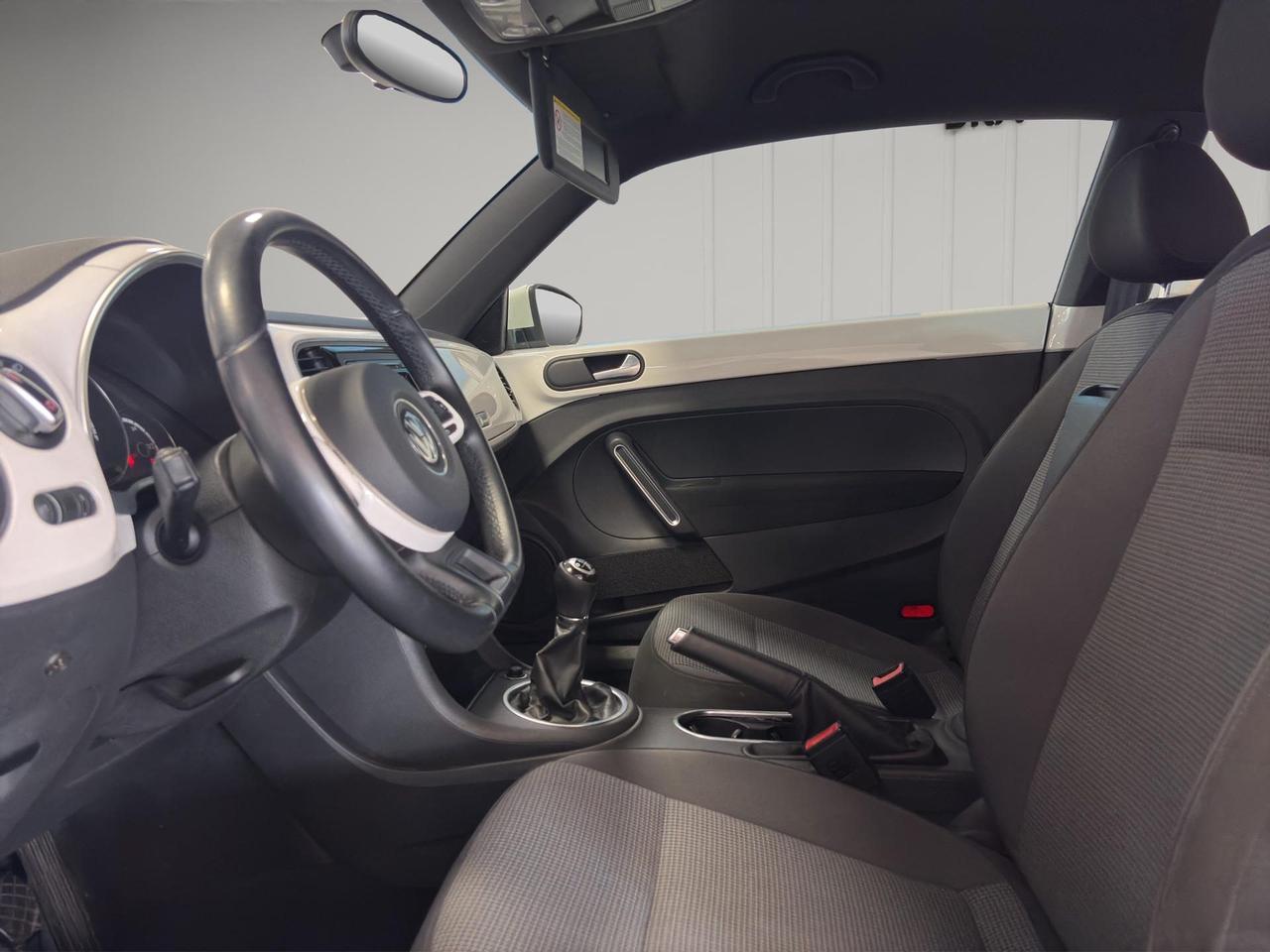 Volkswagen Maggiolino 1.6 tdi Design 105cv
