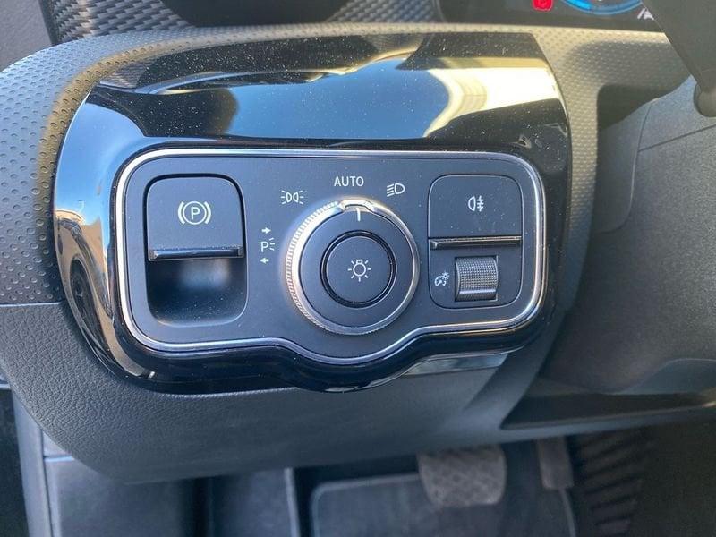 Mercedes-Benz Classe A A 180 d Sport auto