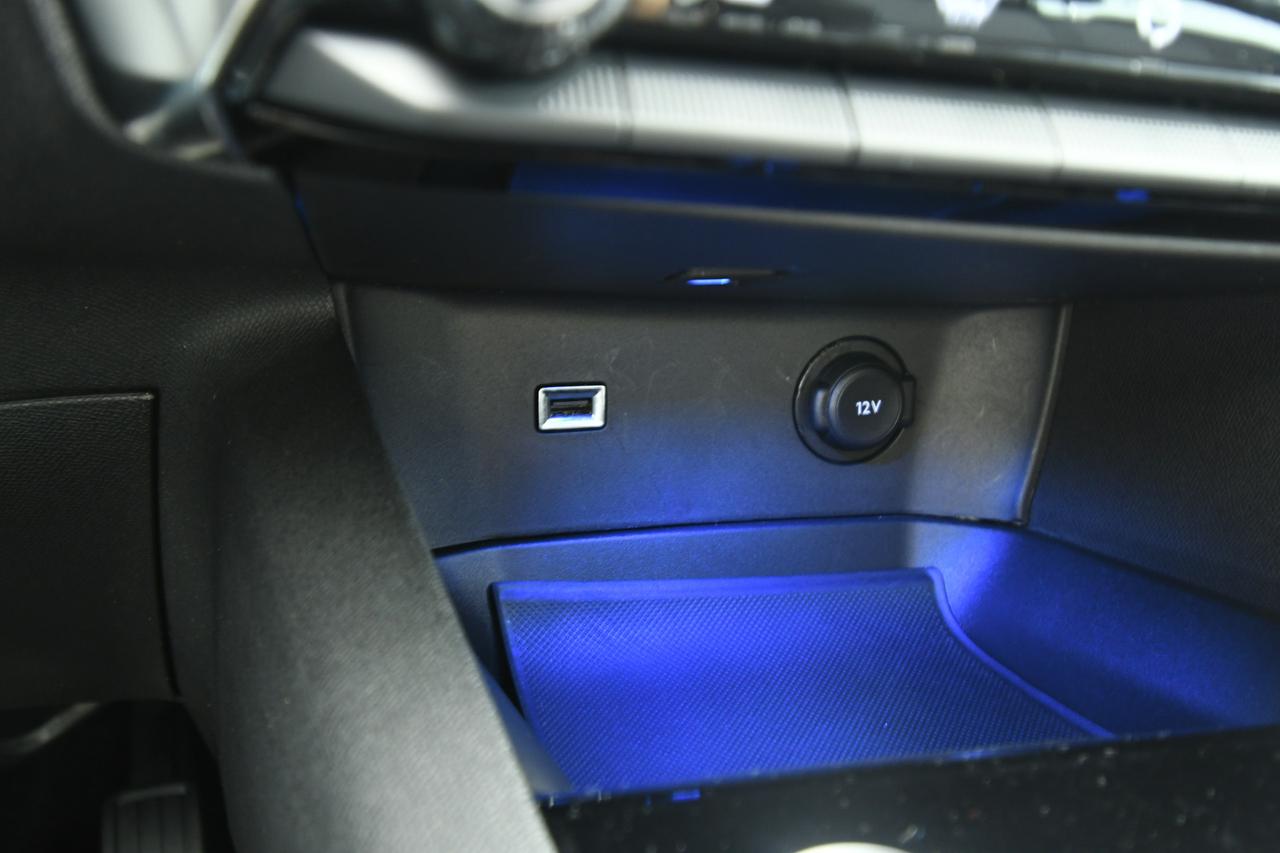 PEUGEOT 3008 1.5 bluehdi Allure s&s 130cv eat8 CAMERA+FULL LED+APP CONNECT