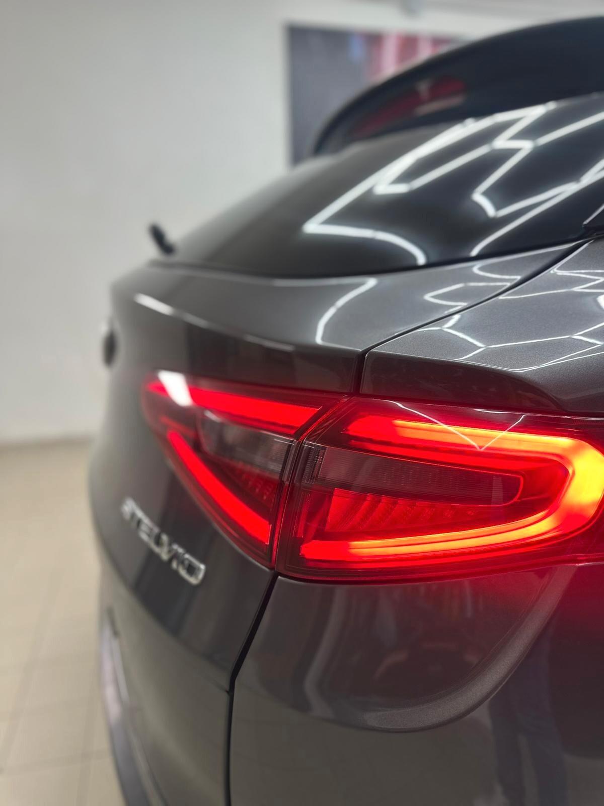 Alfa Romeo Stelvio 2.2 Turbodiesel 160 CV AT8 RWD Business