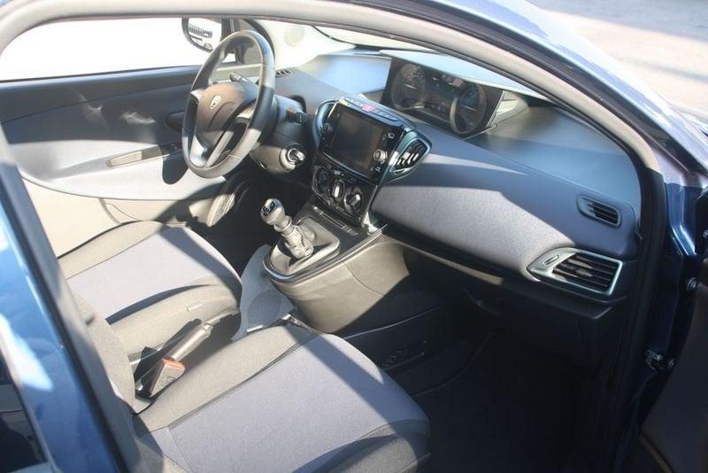 Lancia Ypsilon 1.0 FireFly 5 porte S&S Hybrid Platino