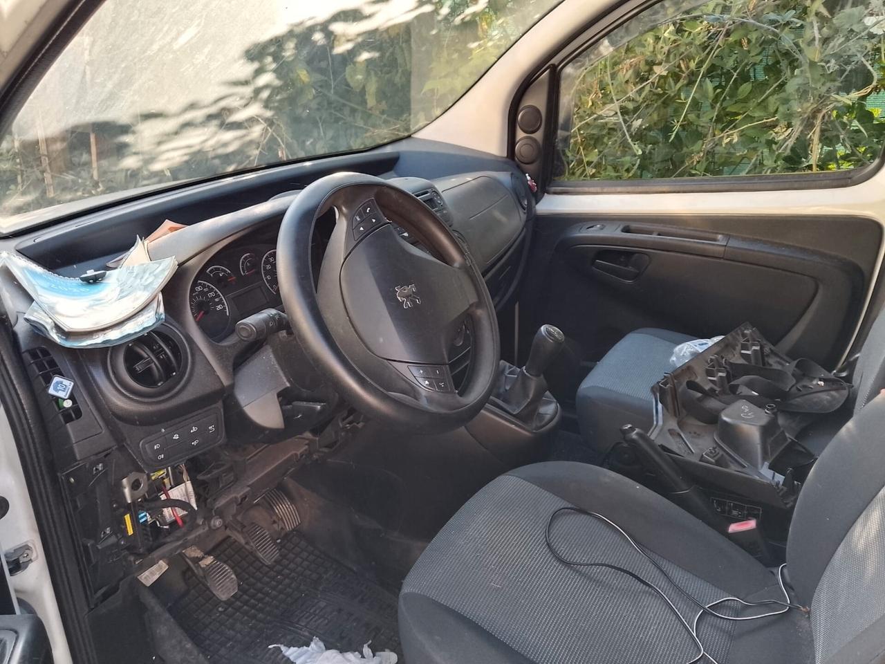 Peugeot Bipper Tepee 1.3 HDi 80 con motore non buono
