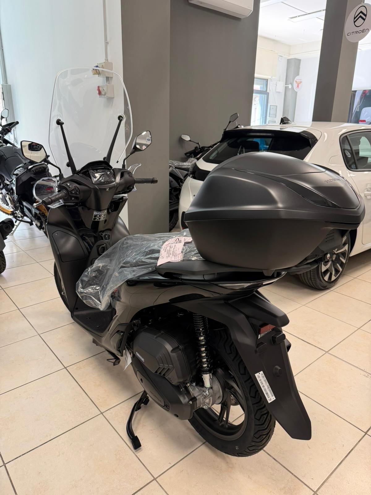 Honda SH 125 sport 60 euro al mese