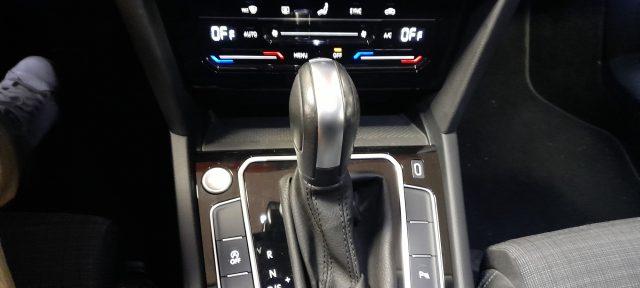 VOLKSWAGEN Passat Variant 2.0 TDI DSG Business
