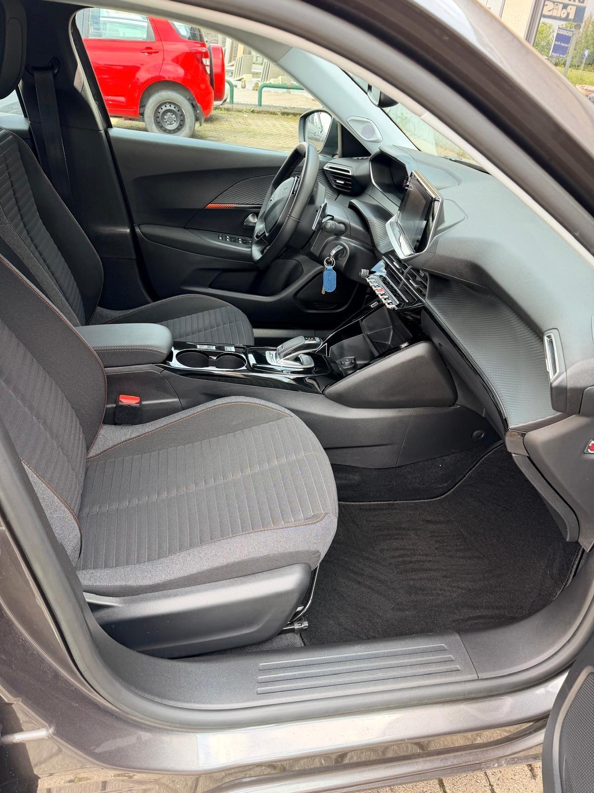 Peugeot 2008 PureTech 130 S&S EAT8 Active Pack