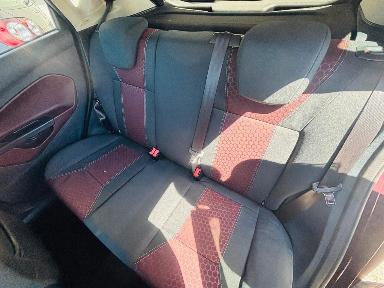 Ford Fiesta 1.4 5 porte Bz.- GPL Titanium
