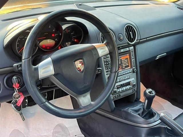 Porsche Cayman 2.7