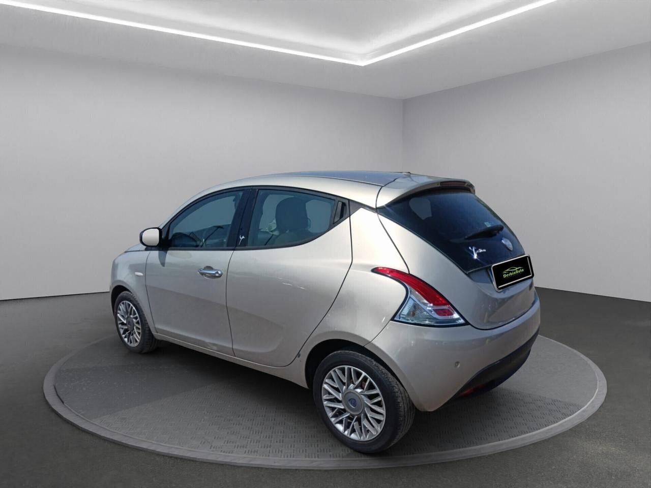 Lancia Ypsilon 1.3 MJT 75 CV Unyca