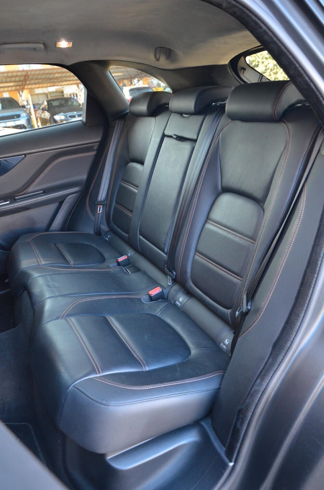 Jaguar F-Pace 2.0 D 180 CV AWD aut. Prestige