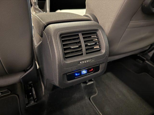 VOLKSWAGEN Touran 1.5 TSI DSG Business GANCIO Navi Camera