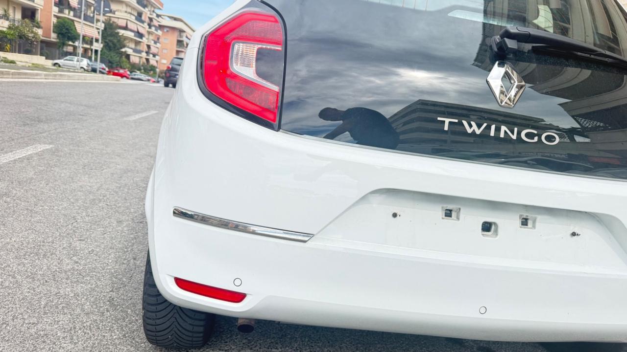 Renault Twingo TCe 95 CV Intens LED PDC NAVI BLUETOOTH CAR PLAY CERCHI 16 VETRI OSCURATI