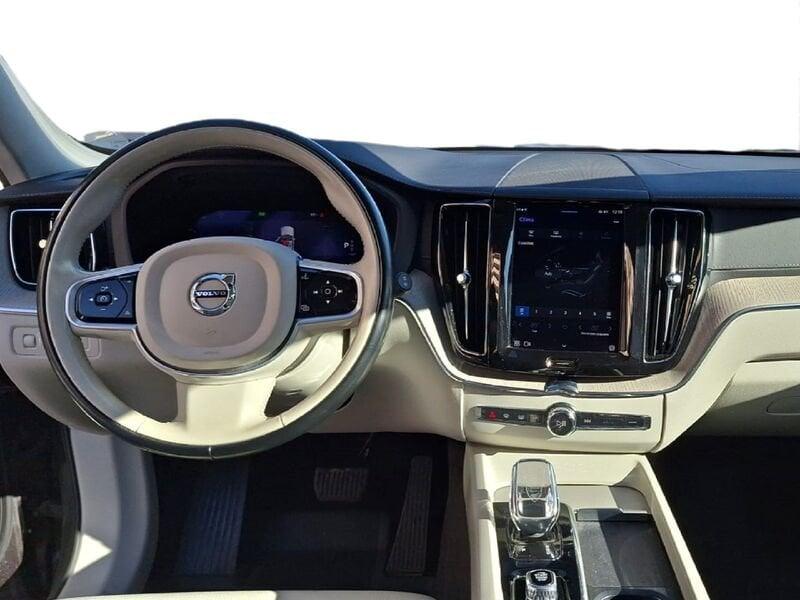 Volvo XC60 B4 197+14 CV CV Automatica Mild Hybrid Diesel TETTO LED Inscription