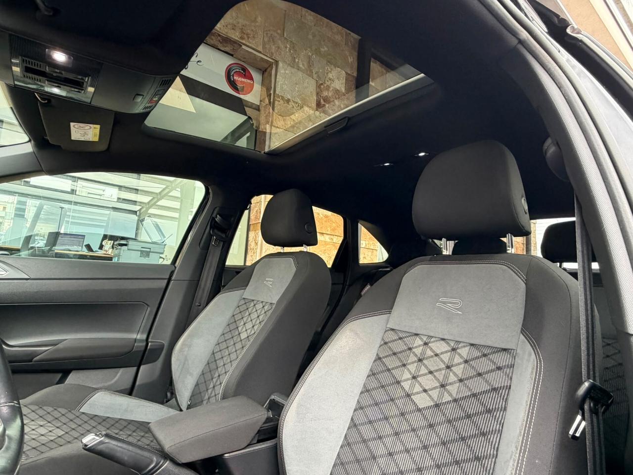 Volkswagen Taigo 1.0 tsi R-Line 110cv dsg