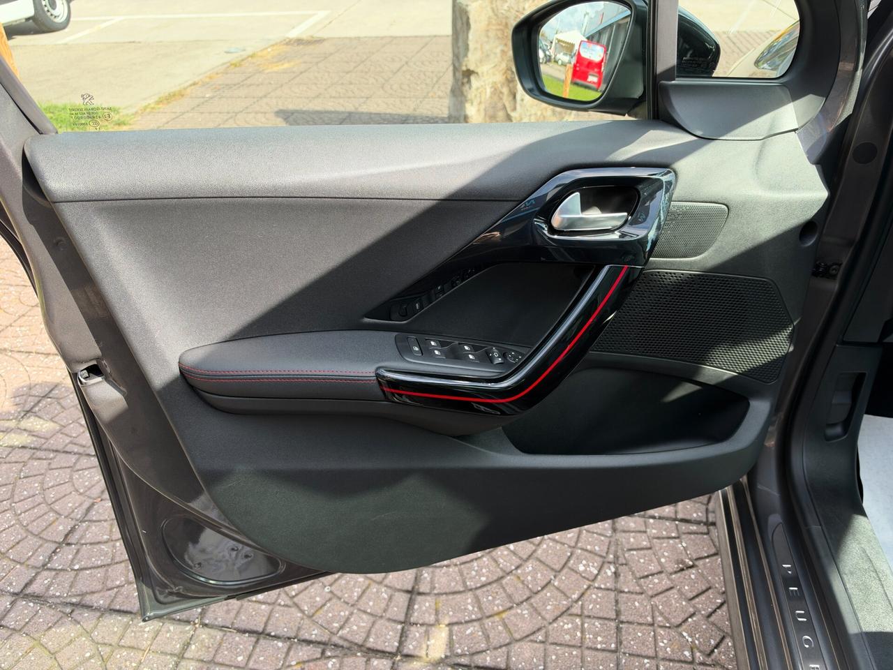 Peugeot 208 Turbo 110 EAT6 S&S 5 porte GT Line