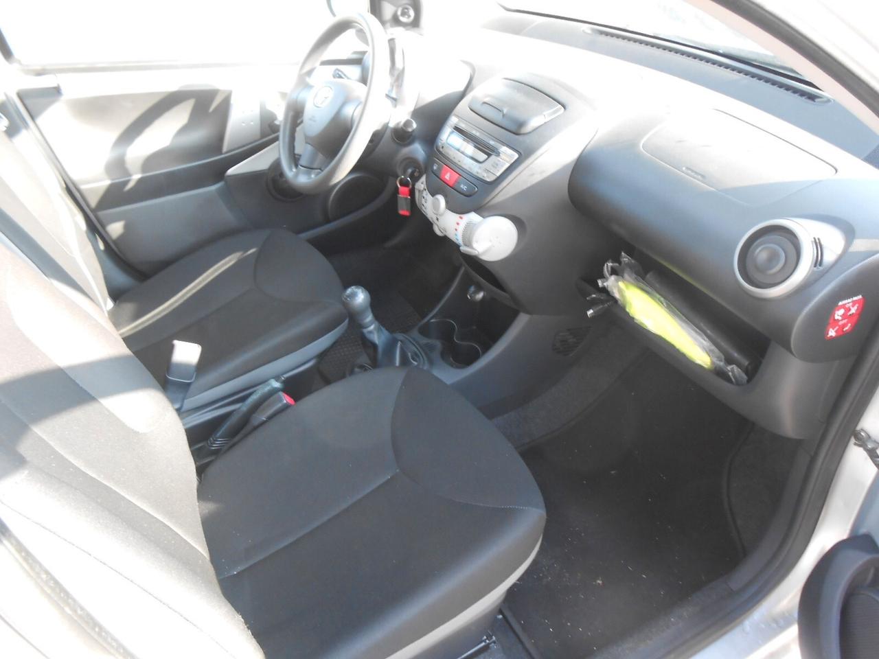 Toyota Aygo 1.0 12V VVT-i 5 porte Active Connect