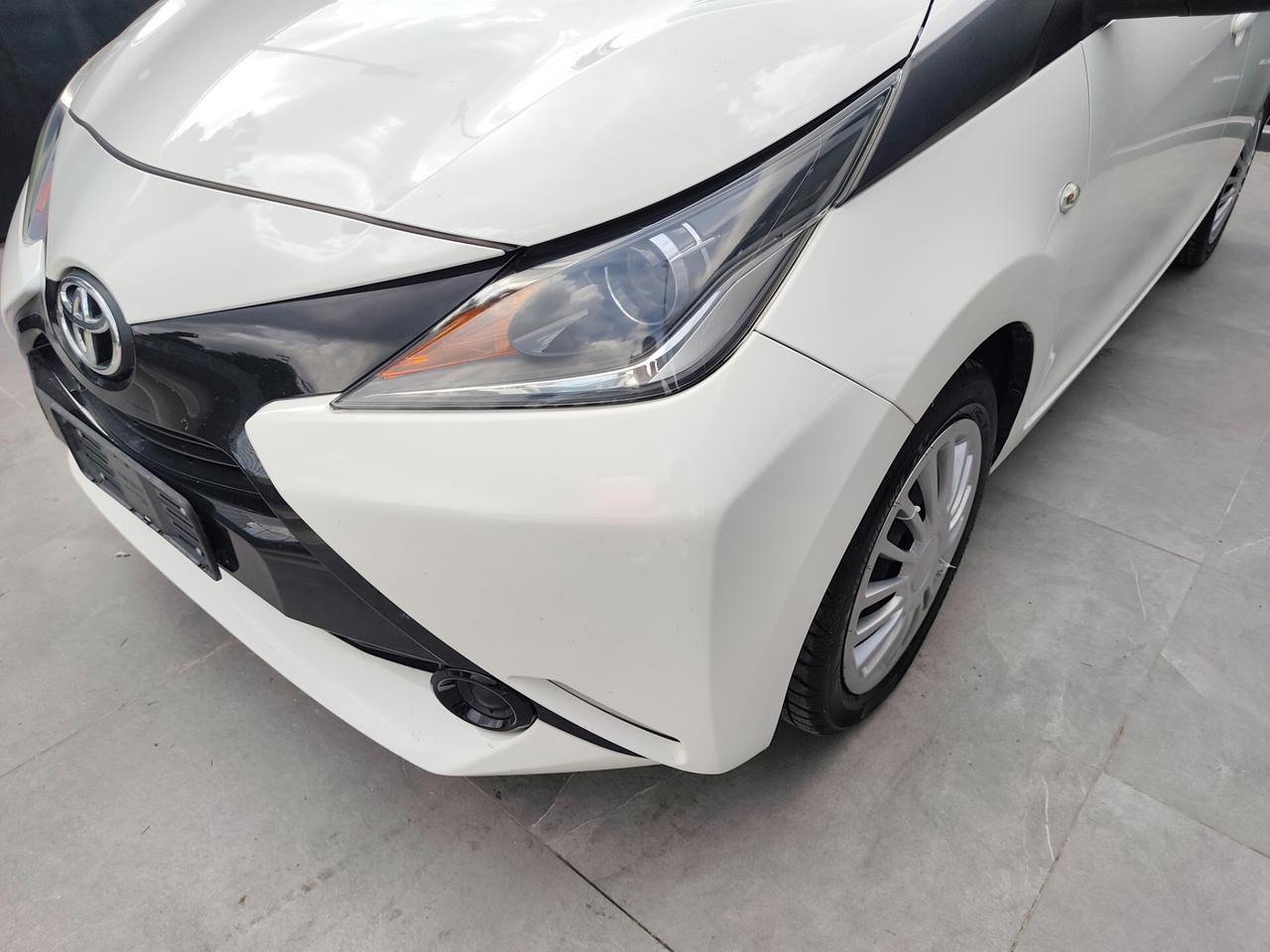Toyota Aygo 1.0 BENZINA KM 83000 x-play